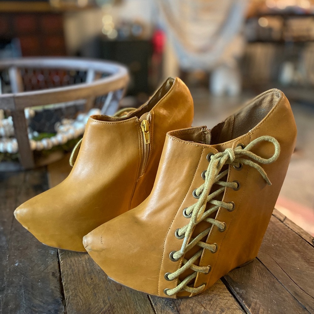 Jeffrey Campbell Zup Wedge Bootie size 8